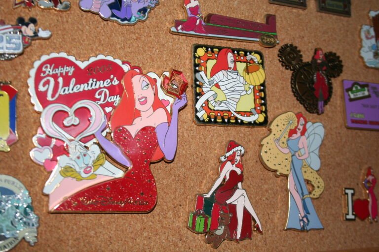 Jessica Rabbit Pin: Disney Trade & Collectibles