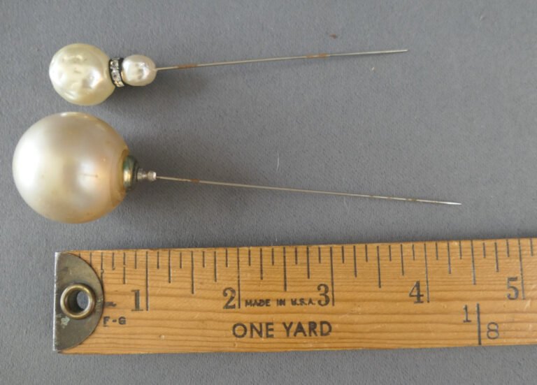 Pearl Hat Pin: Elegant Antique Gold Stick Accessory
